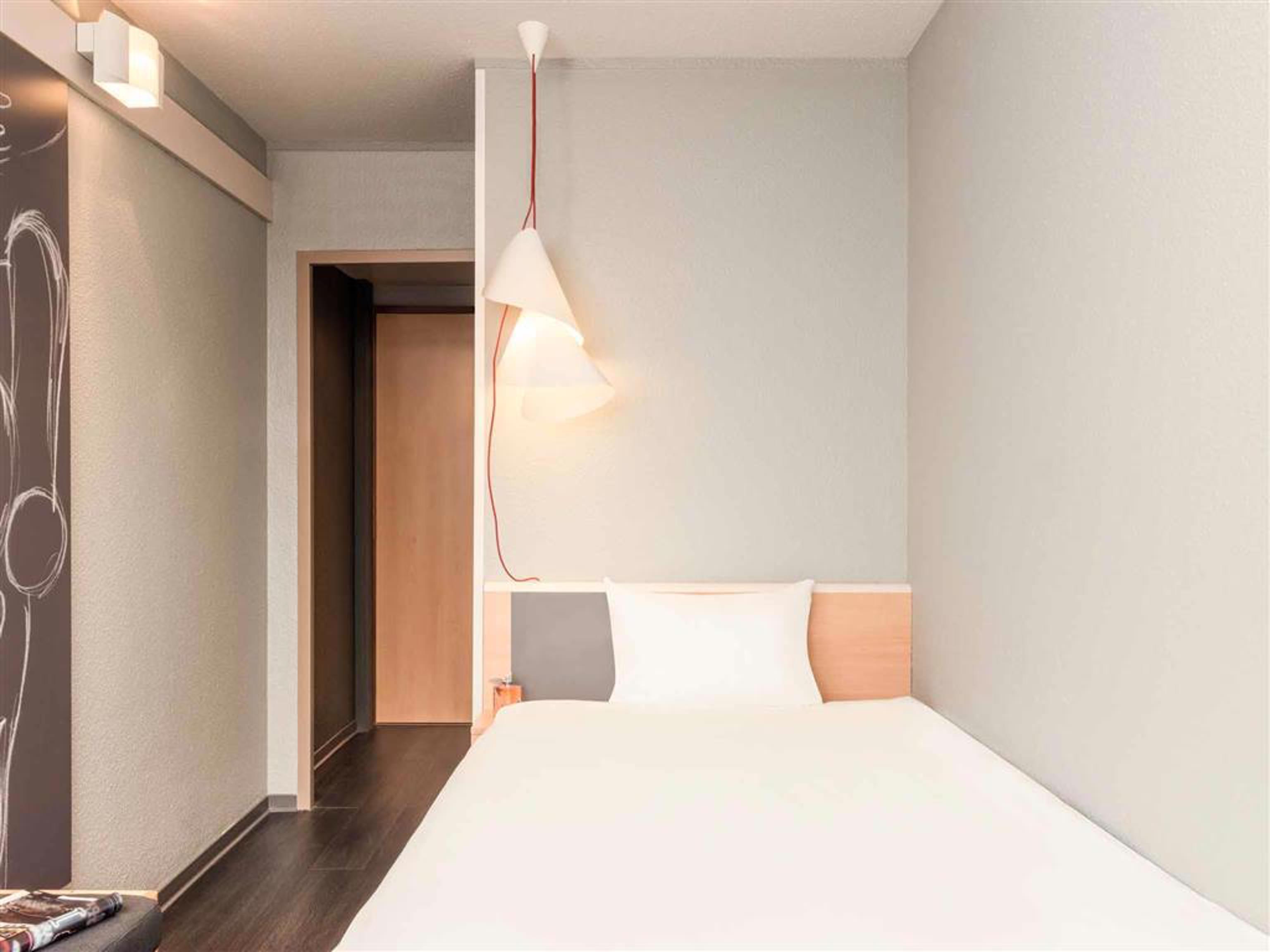 לה שסניי B&B Hotel Versailles Le Chesnay מראה חיצוני תמונה