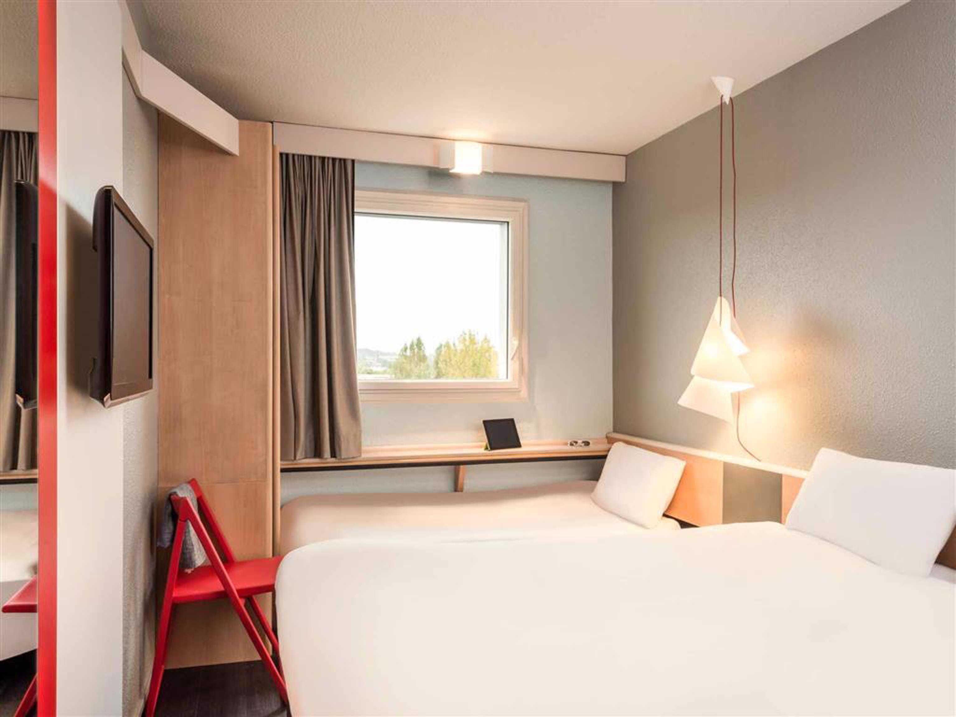 לה שסניי B&B Hotel Versailles Le Chesnay מראה חיצוני תמונה