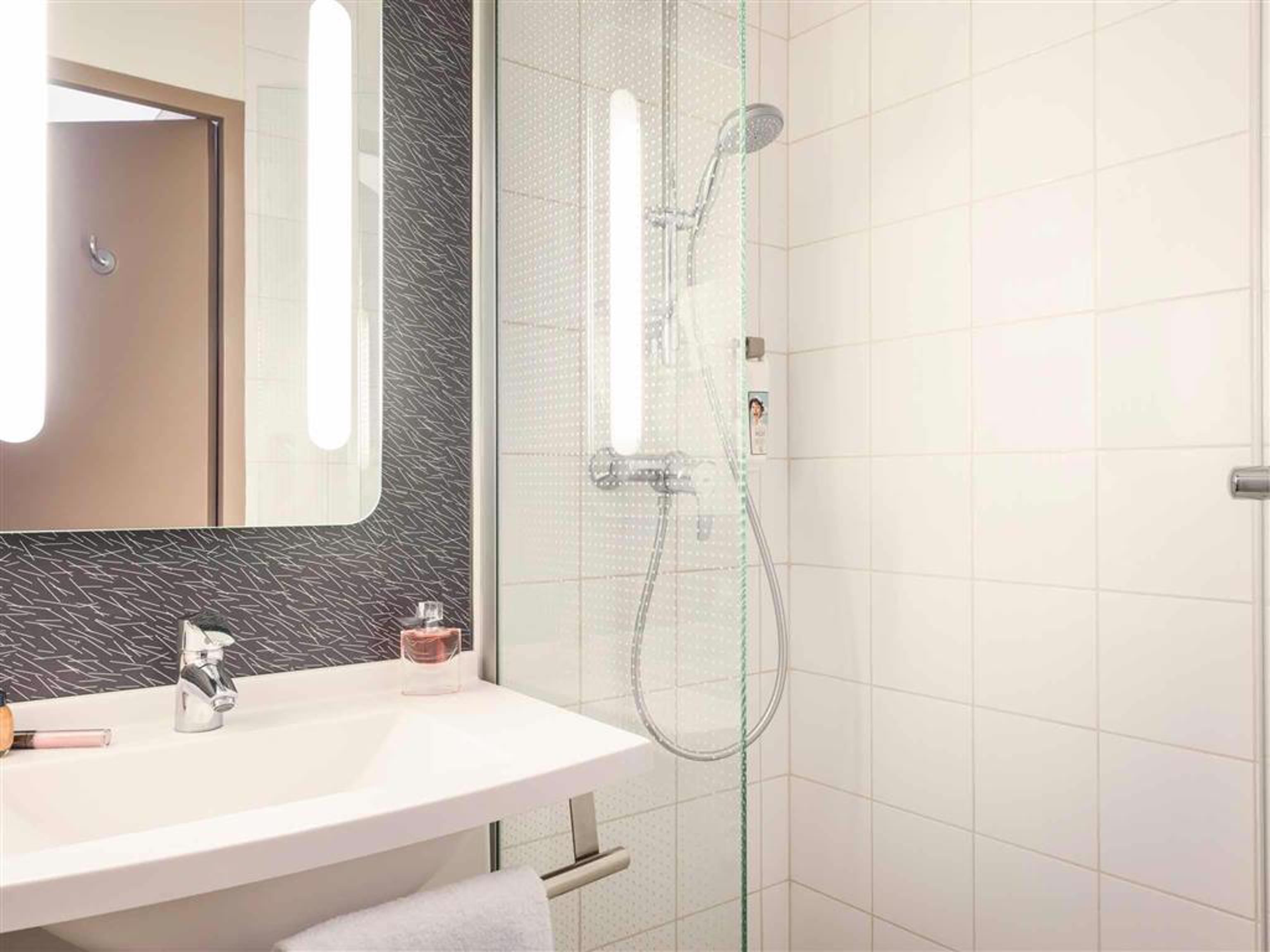 לה שסניי B&B Hotel Versailles Le Chesnay מראה חיצוני תמונה